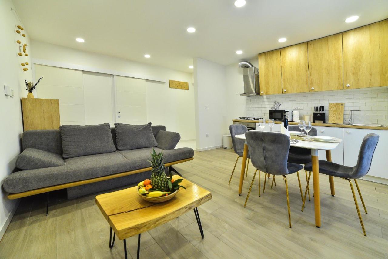 Apartment Maris Sinj Exterior photo